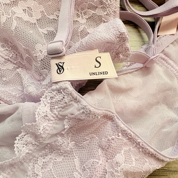 Victoria's Secret Light Lavender Lace Bralette - Picture 5 of 5